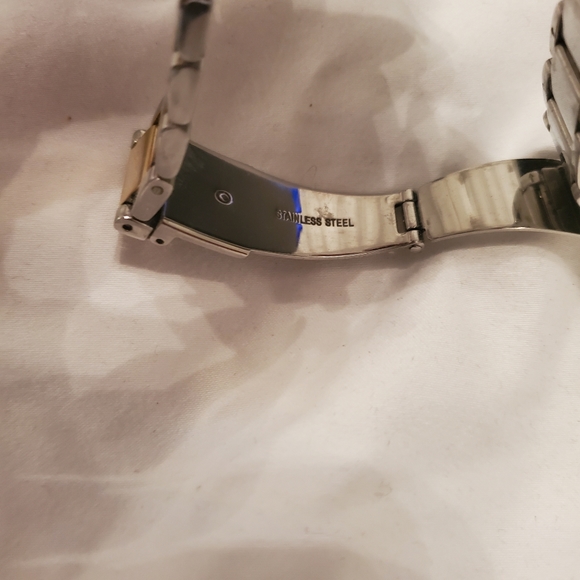 Authentic: Michael Kors Parker Two Tone Watch with box - Picture 9 of 15